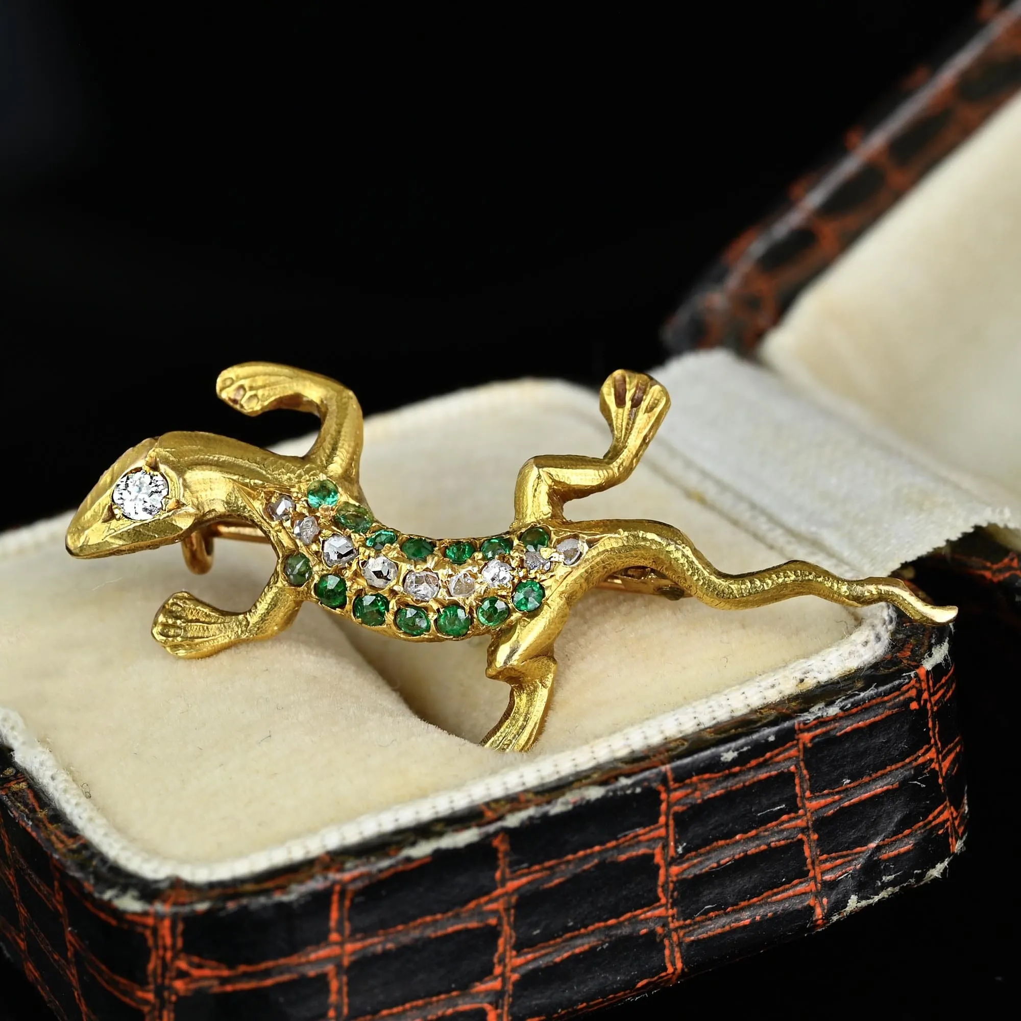 Antique Emerald & Rose Cut Diamond Salamander Brooch in 14K Gold