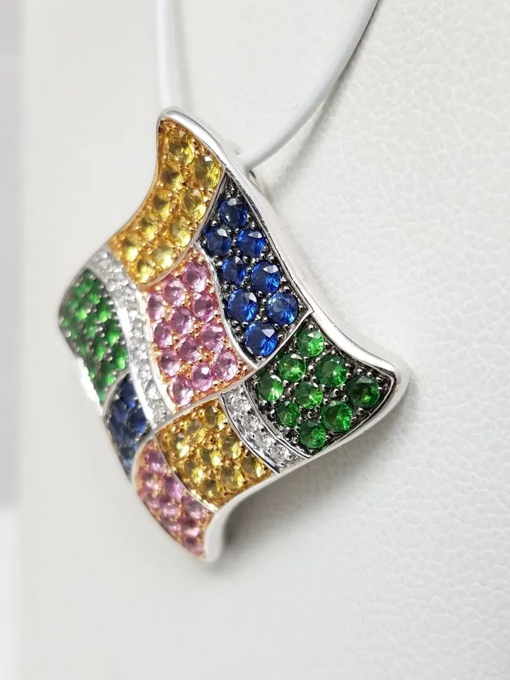 Beautiful Natural Rainbow Sapphire & Natural Diamond 18k White Gold Pendant