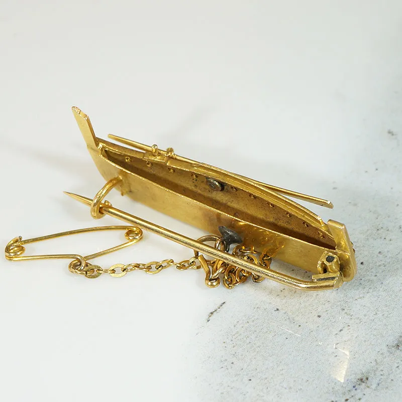 Beautifully Realistic Long Boat Brooch in 18k Gold