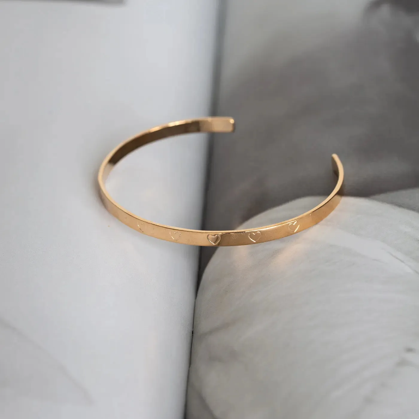 Heart Outline Bangle