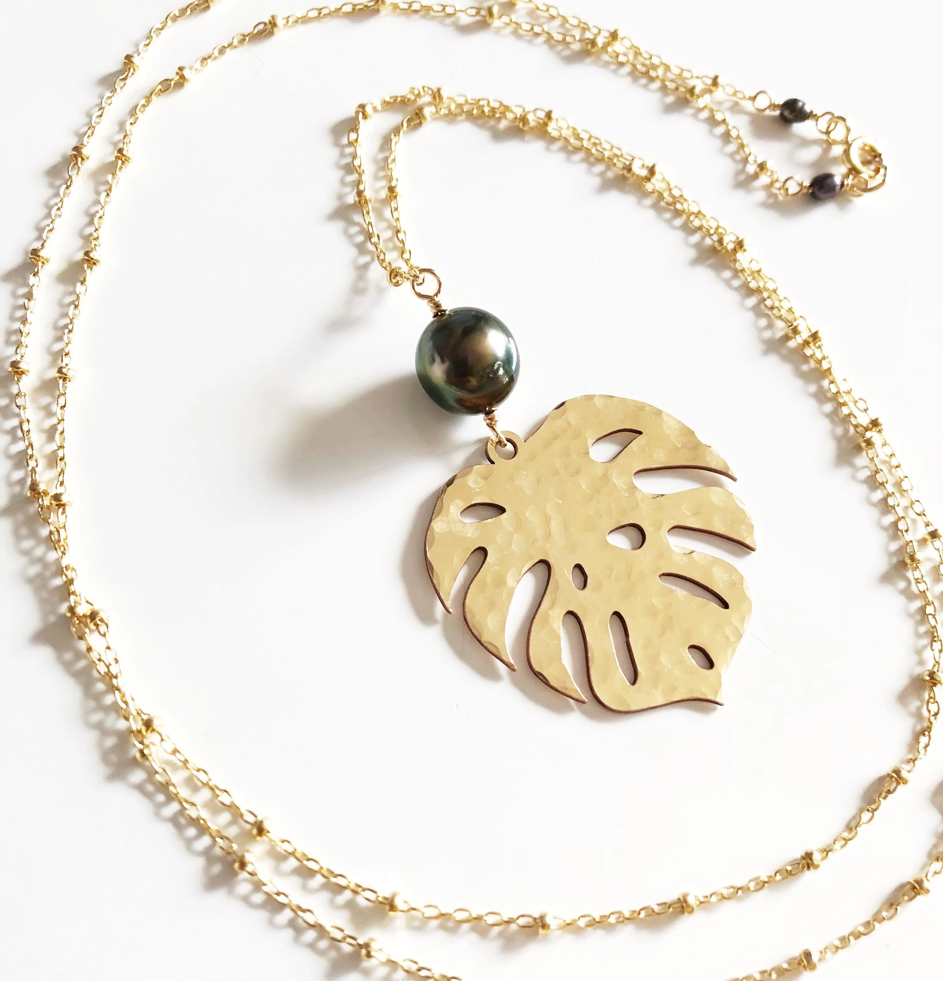 Monstera long necklace - tahitian pearl (N287)