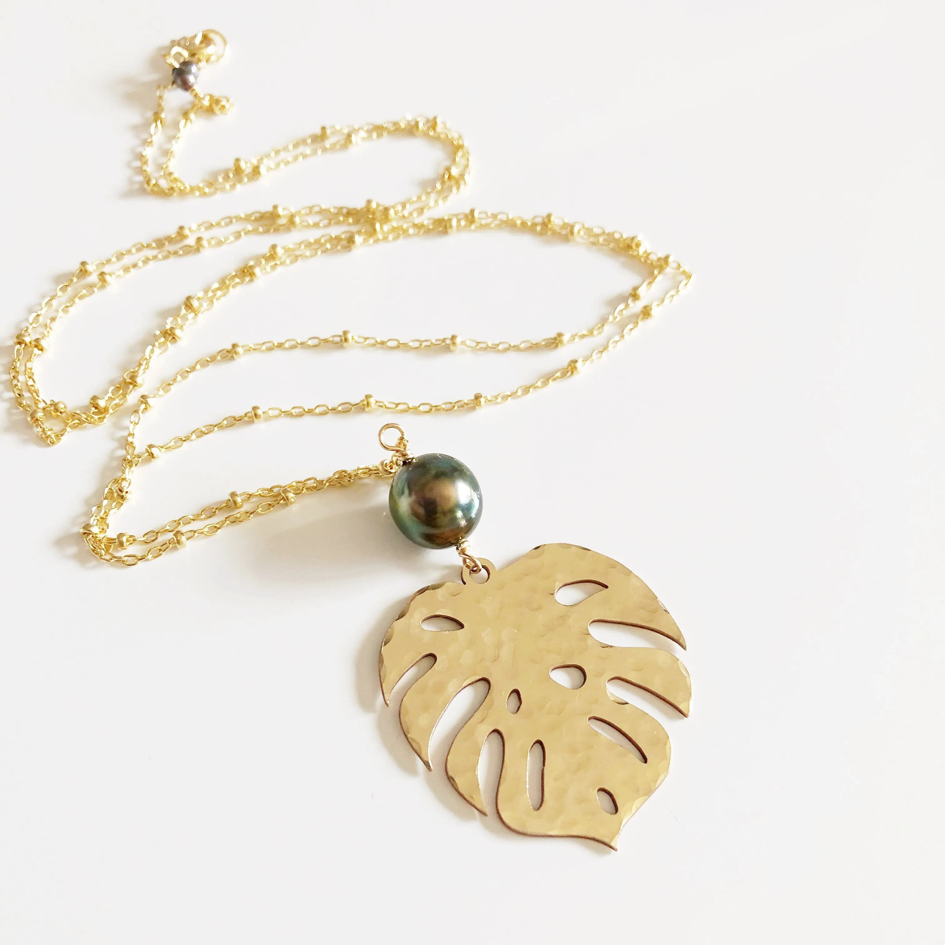 Monstera long necklace - tahitian pearl (N287)