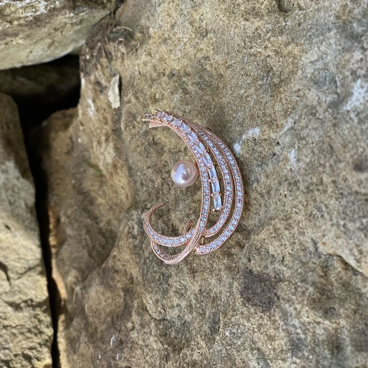 Pink Pearl Twist Ruby Rose Gold Brooch