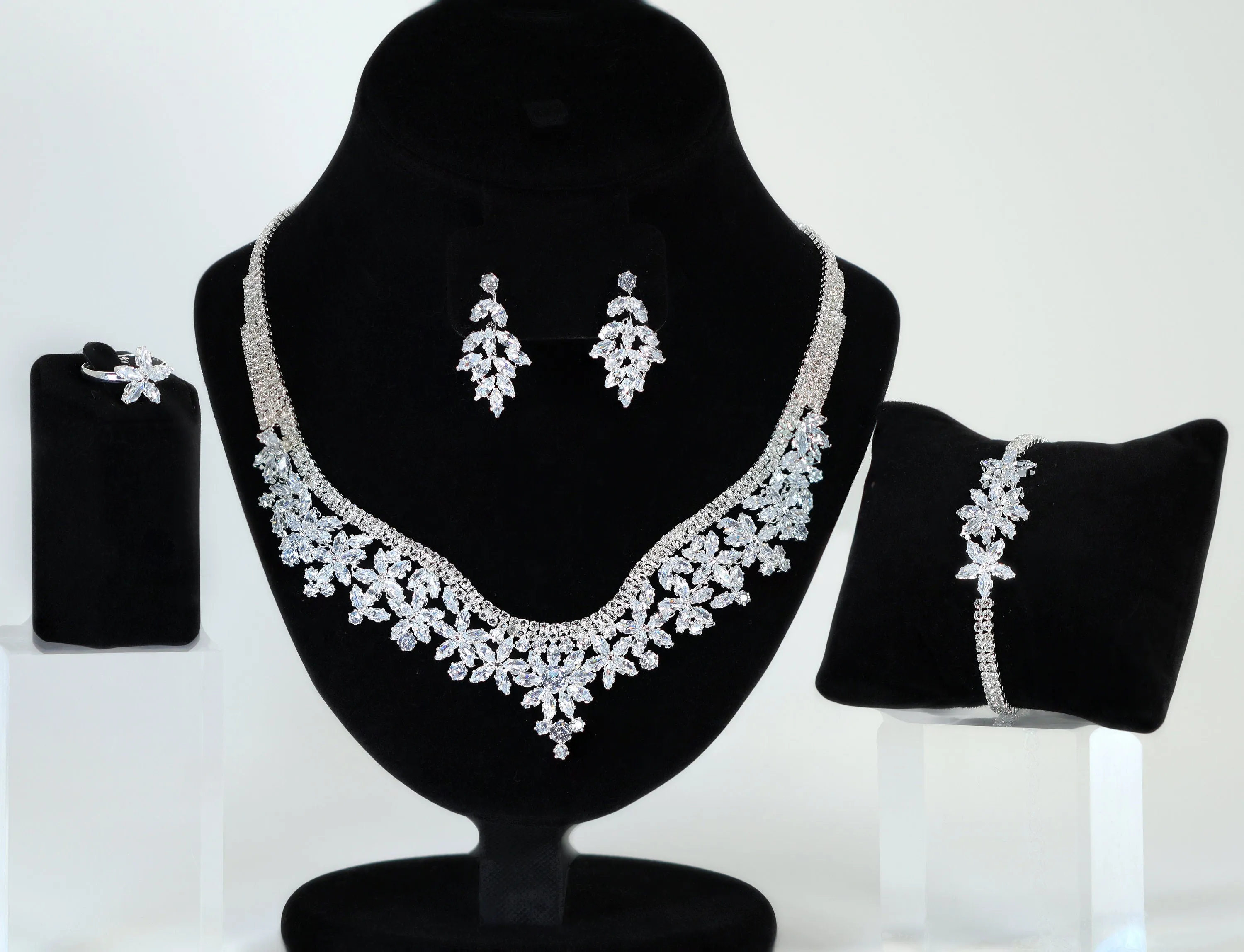 Swarovski Crystal Silver V-Shaped Garden Of Crystal Dreams Diamond/Crystal Bridal Necklace Set Statement Necklace